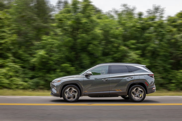 Hyundai Tucson Hybrid 2024 review: fuel economy, dashboard controls, sound  system
